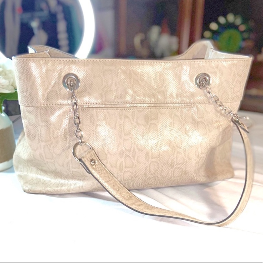 Women’s Large purse/ bag good condition make offer